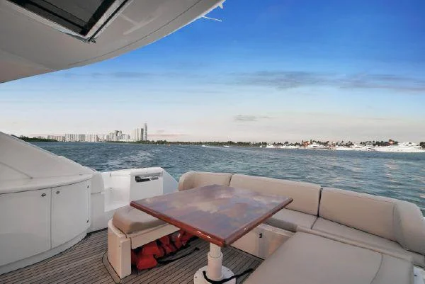 68ft Pershing Sky exterior styling